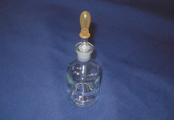 Flacon verre transparent 10 ml avec pipette compte-goutte